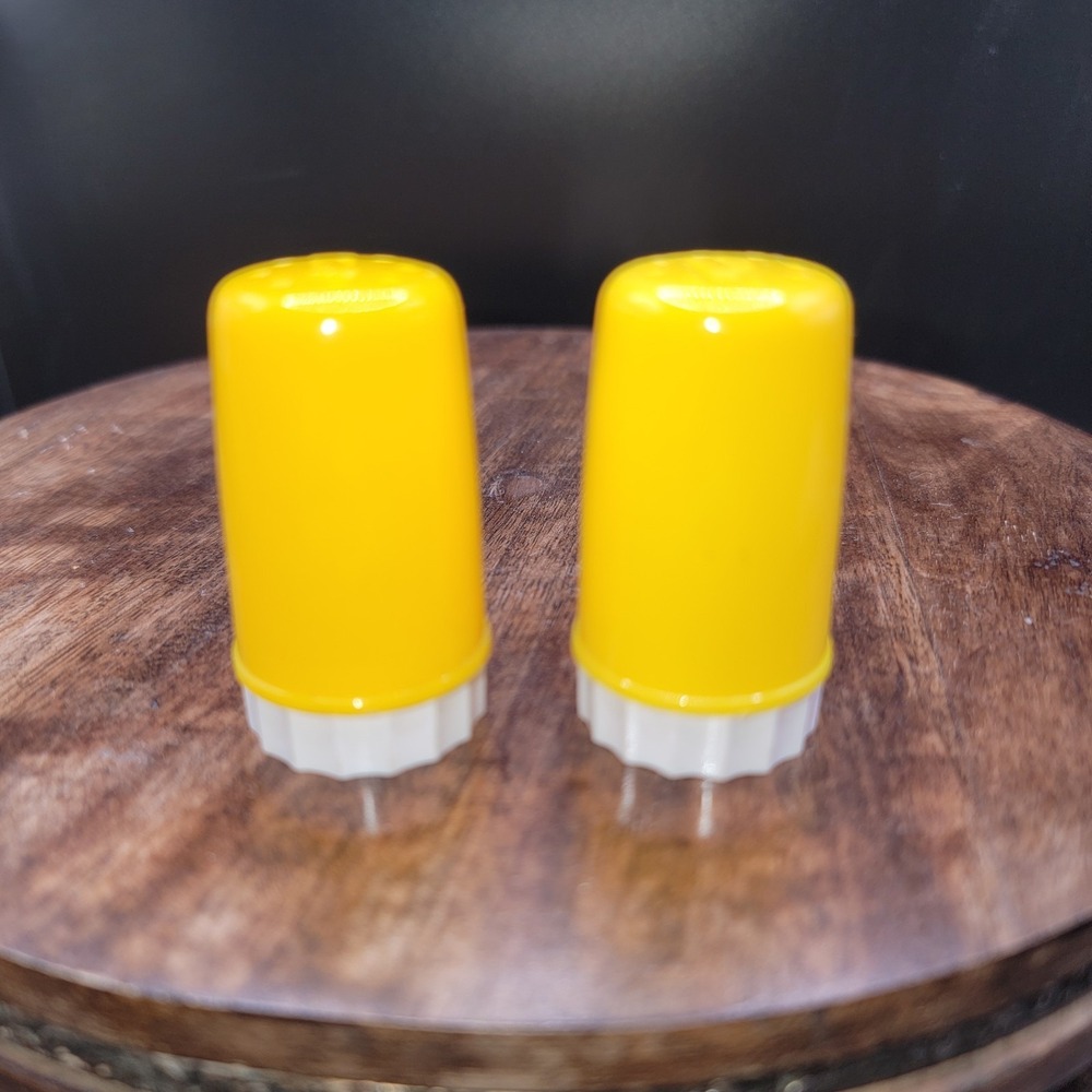 Vintage Salt and Pepper Shakers Yellow & White Plastic Very Good Used Condition
